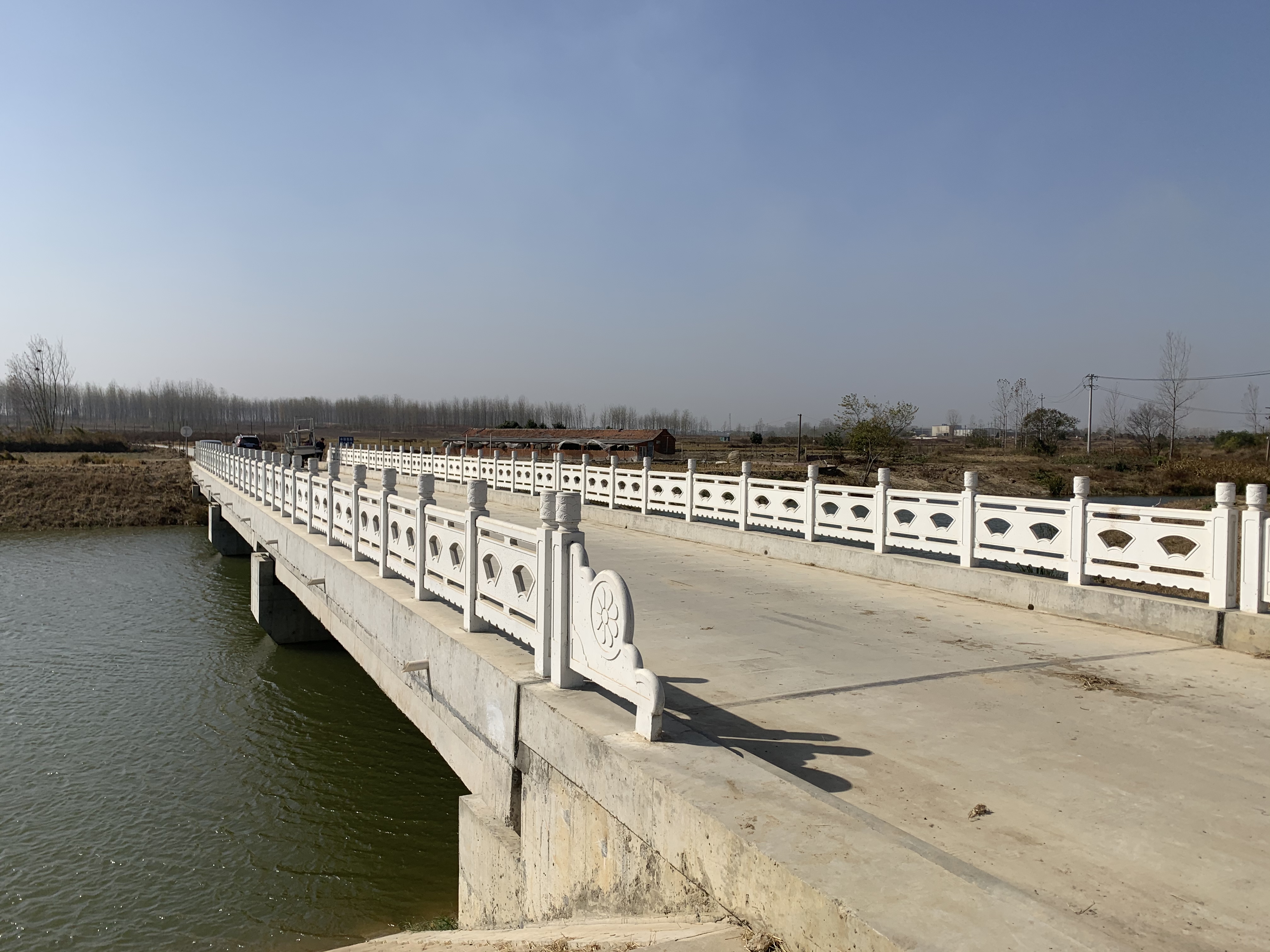 肥東縣袁河西河王子城河防洪治理工程機(jī)耕橋.jpg